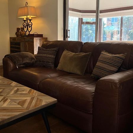 Stunning Beverley Bungalow W Fireplace, Private Parking, And Garden 외부 사진