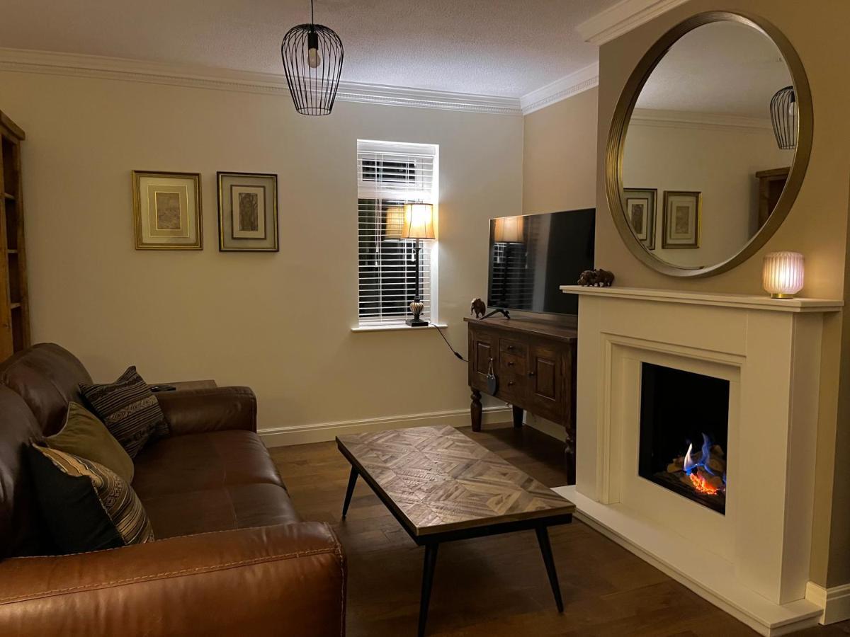 Stunning Beverley Bungalow W Fireplace, Private Parking, And Garden 외부 사진