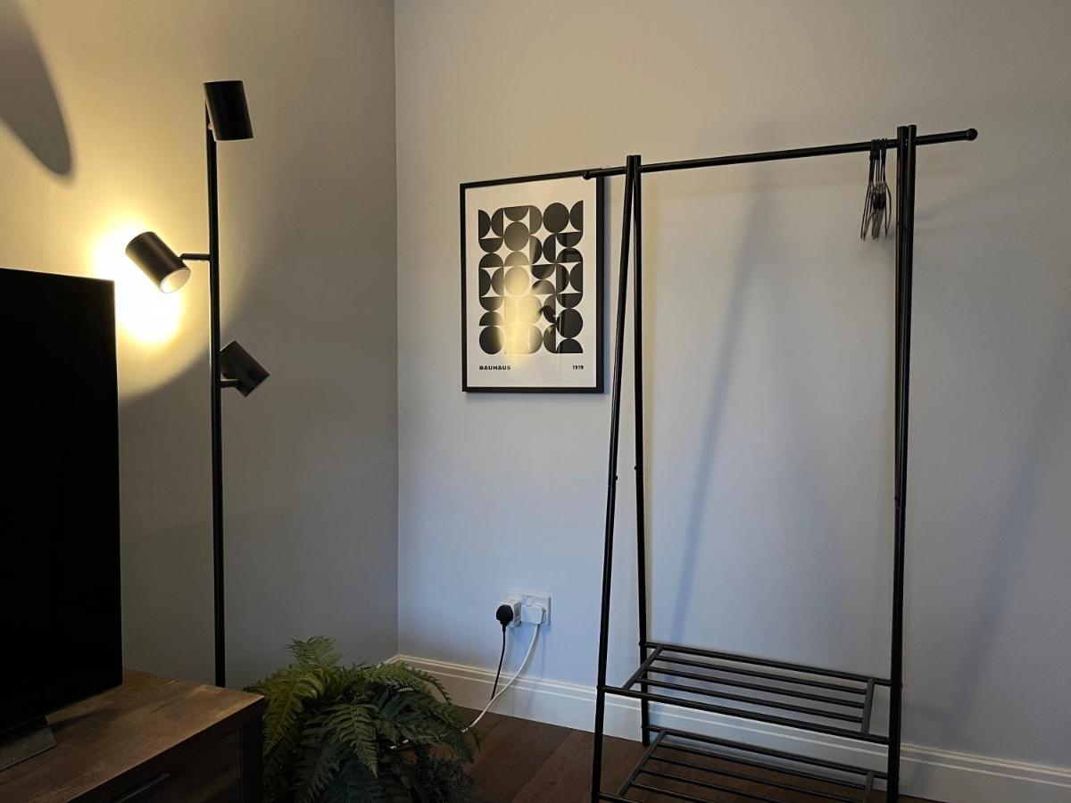 Stunning Beverley Bungalow W Fireplace, Private Parking, And Garden 외부 사진