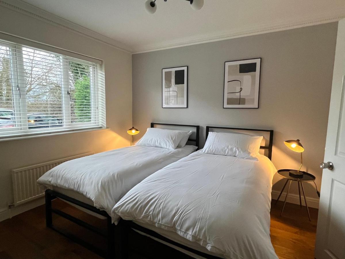 Stunning Beverley Bungalow W Fireplace, Private Parking, And Garden 외부 사진